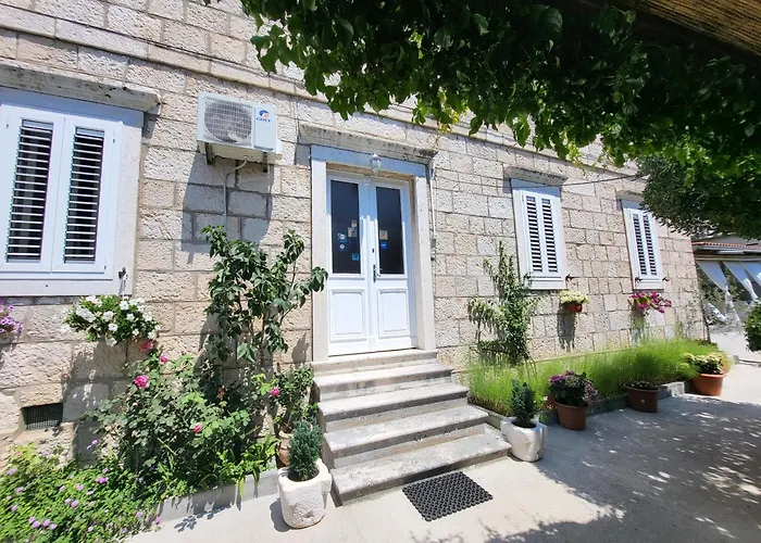 Apartments Miljas